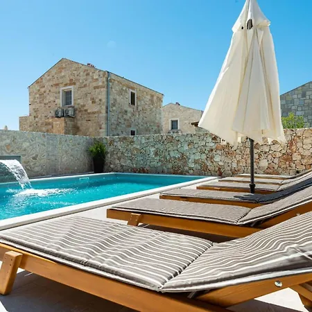 Vakantiehuis Romantische Mit Pool Und Sauna- In Strandnaehe By Interhome Privlaka (Zadar)