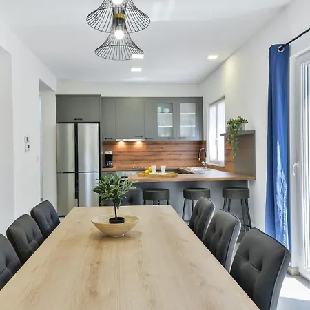 Romantische Mit Pool Und Sauna- In Strandnaehe By Interhome * Privlaka (Zadar)