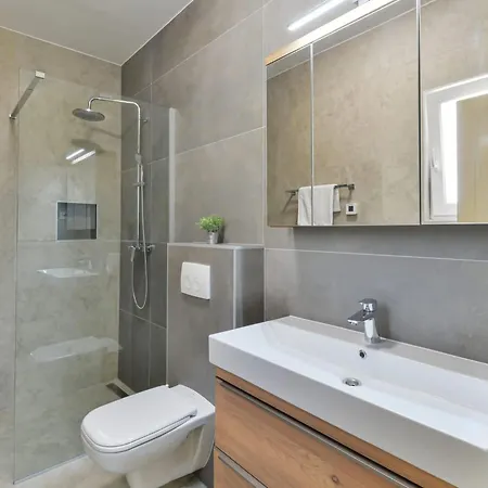 Romantische Mit Pool Und Sauna- In Strandnaehe By Interhome * Privlaka (Zadar)