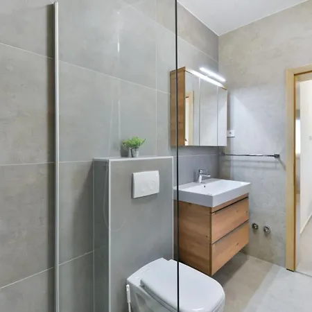 Romantische Mit Pool Und Sauna- In Strandnaehe By Interhome Casa vacanze Privlaka (Zadar)