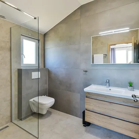 Romantische Mit Pool Und Sauna- In Strandnaehe By Interhome *