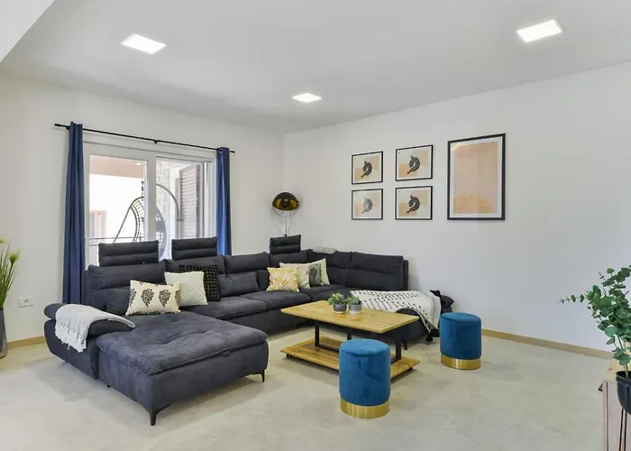 Romantische Mit Pool Und Sauna- In Strandnaehe By Interhome