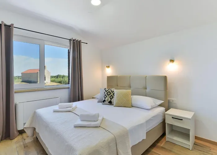 Romantische Mit Pool Und Sauna- In Strandnaehe By Interhome